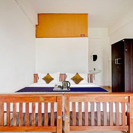Spot On Jayesh Guest House Nashik Eksteriør billede