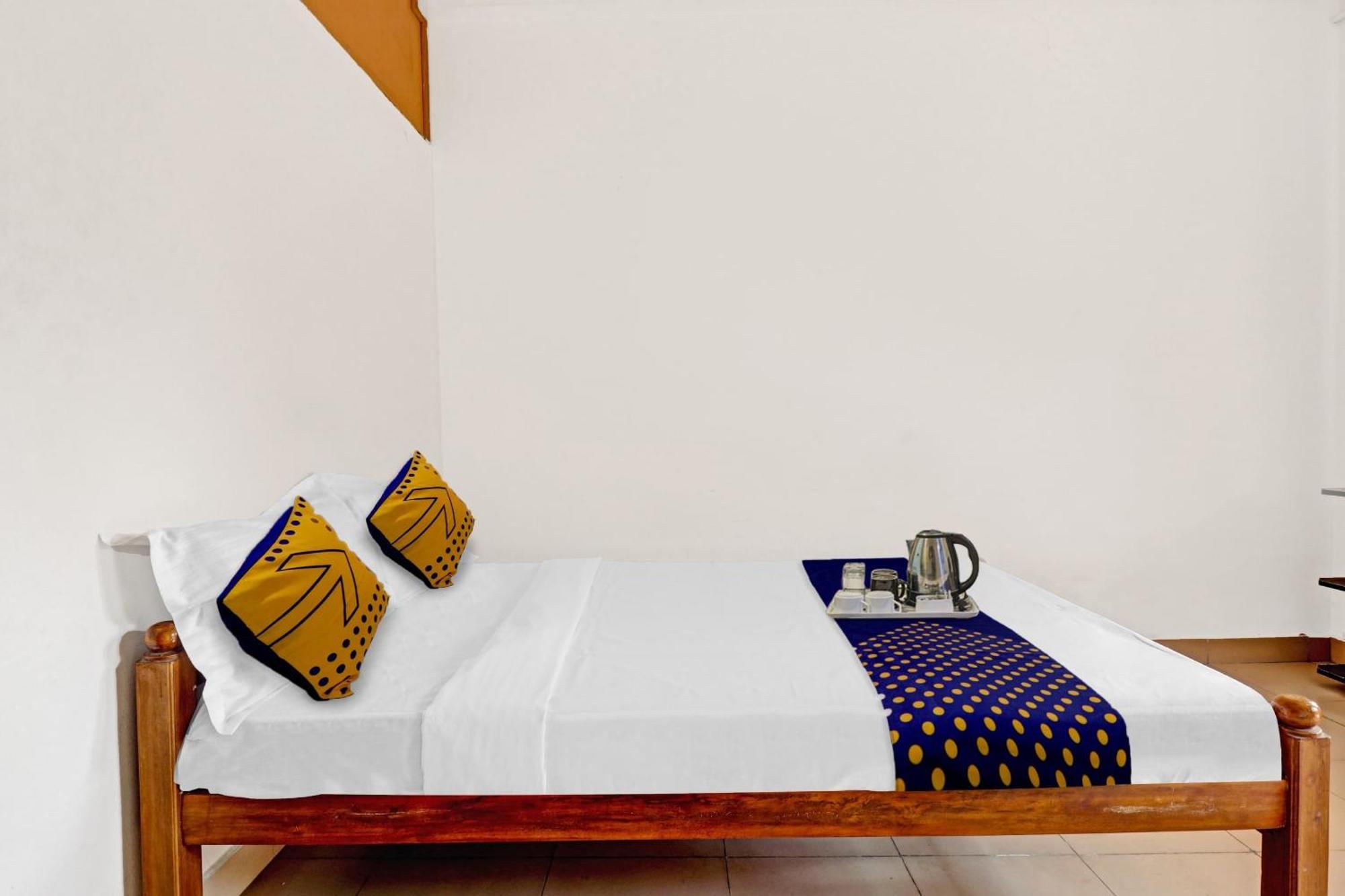 Spot On Jayesh Guest House Nashik Eksteriør billede