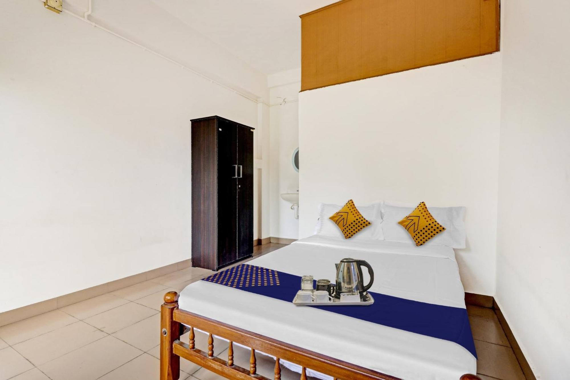 Spot On Jayesh Guest House Nashik Eksteriør billede